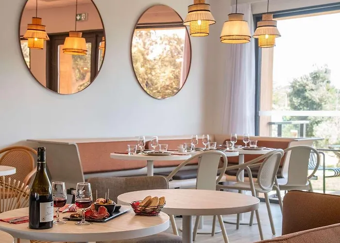 Ibis Styles Vecchio Порто-Веккьо