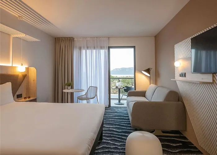 Ibis Styles Vecchio Отель *