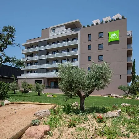 Ibis Styles Vecchio * Porto-Vecchio (Corsica)