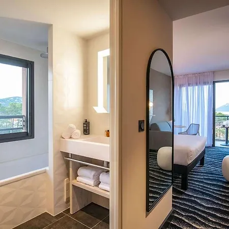 Готель Ibis Styles Vecchio *